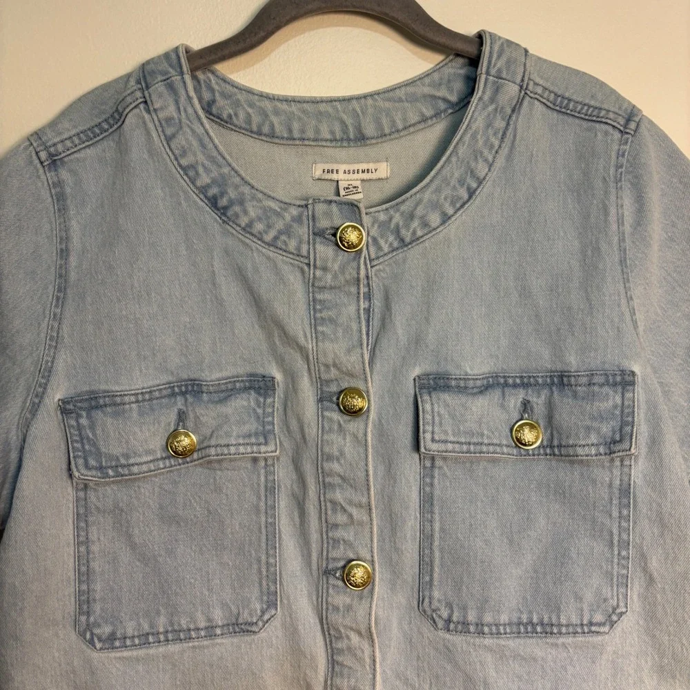 Free Assembly Women's XL Cropped Denim Jacket Top Light Wash Gold Button Cotton